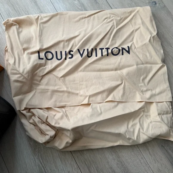 Louis Vuitton Grand Sac Black Tote Bag with detachable pouch - Picture 13 of 16